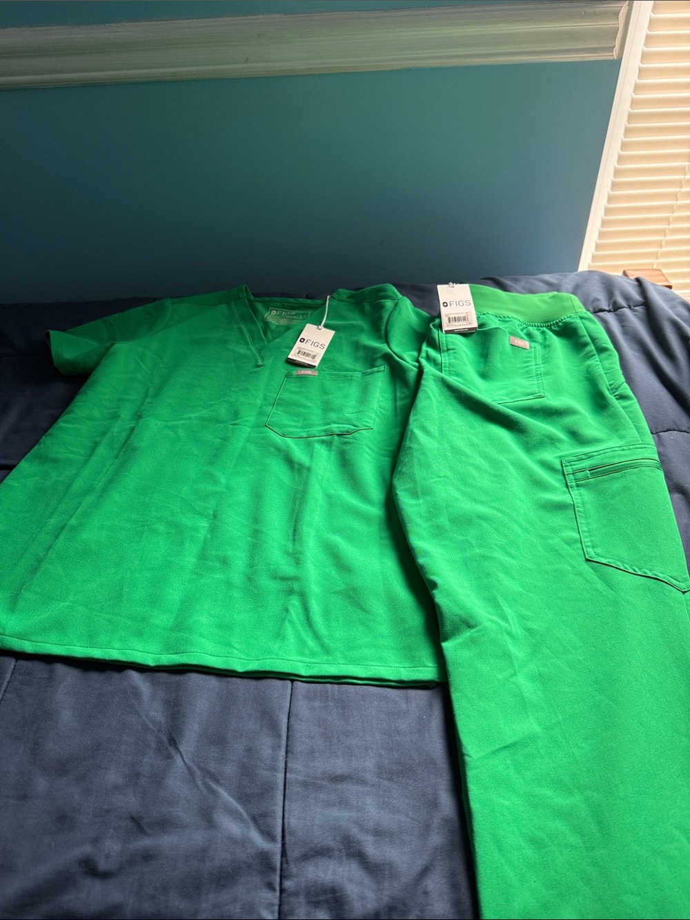 Figs Bright Green Short Sleeve Scrub Top and Pants Set